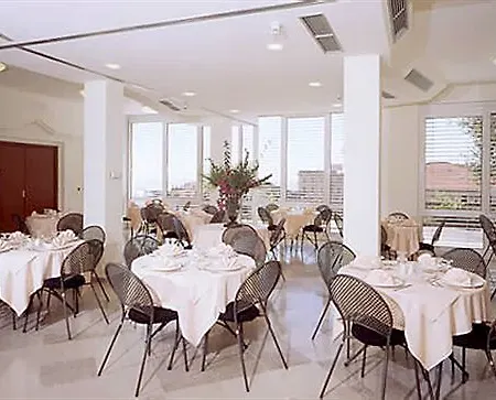 Garden Palace ヴァラッツェ
