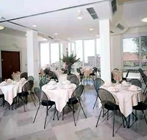 Garden Palace Hotel 3*
