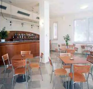 Garden Palace Hotel 3*