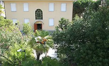 Garden Palace Szálloda 3*